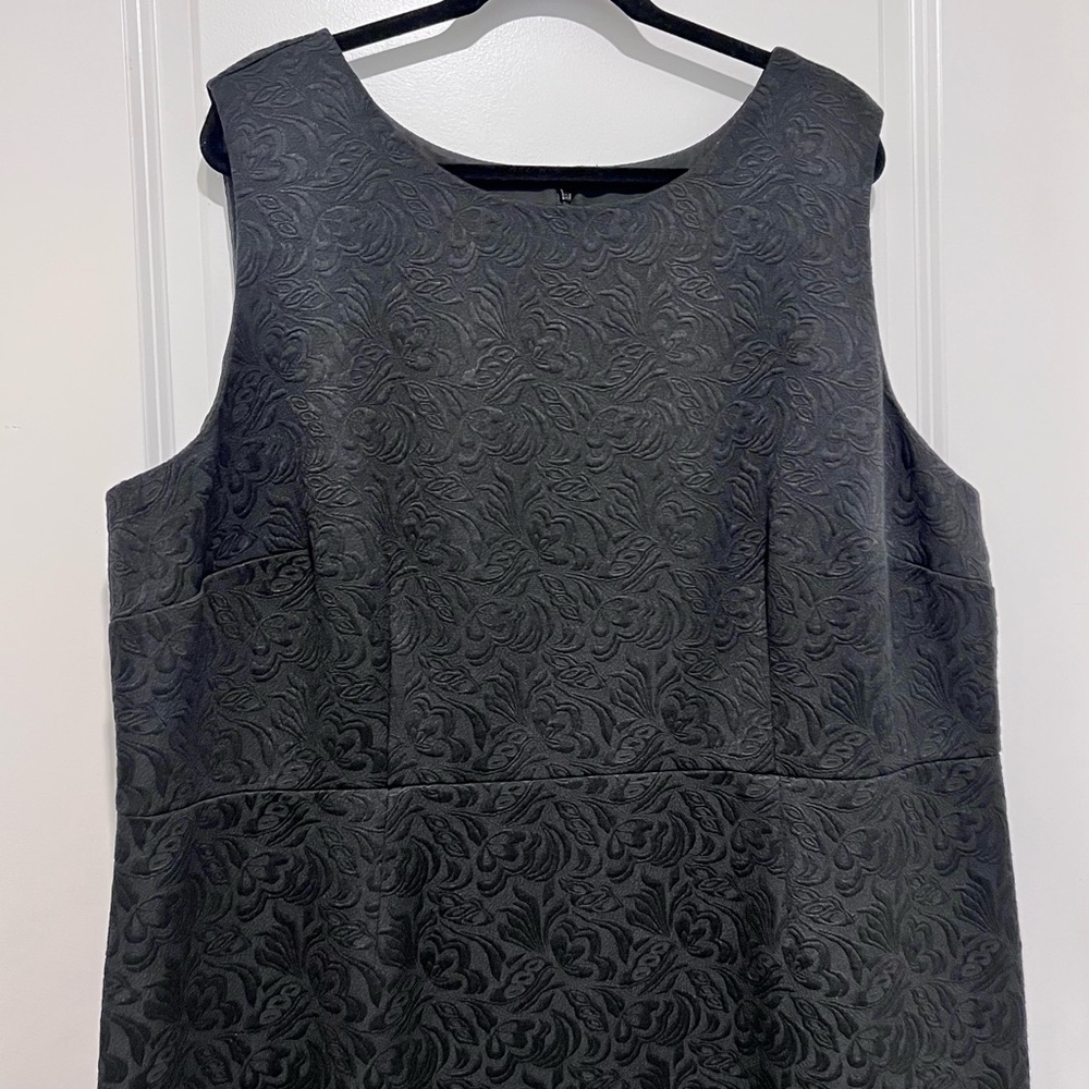 RSVP by Talbots Floral Matelasse Scalloped-Hem Dress in Black Size 22W - Picture 3 of 10